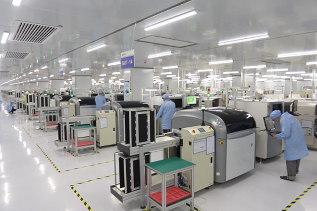 AI智能机器人主板贴片SMT生产车间配线